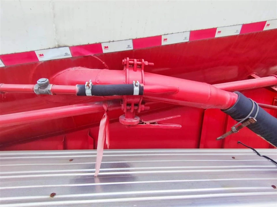 Dust Material Transport Vehicle